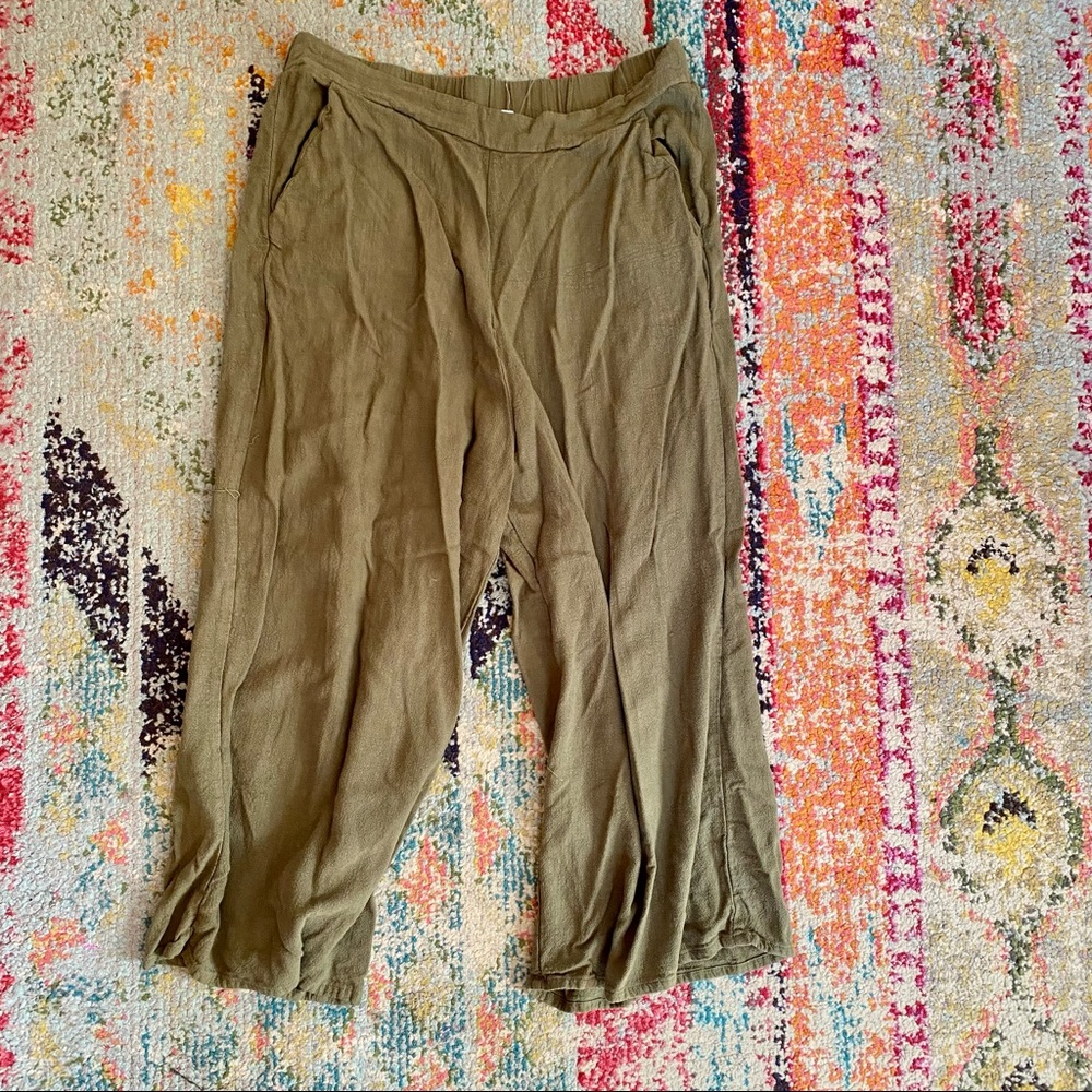 Wide leg Gaucho olive pants